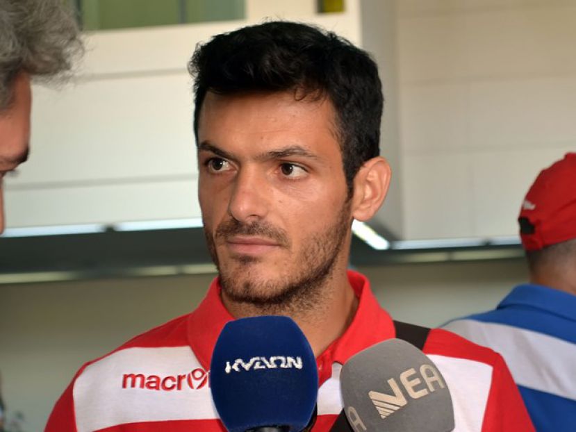 Ζητάει χρήματα για Πάγκαλο
