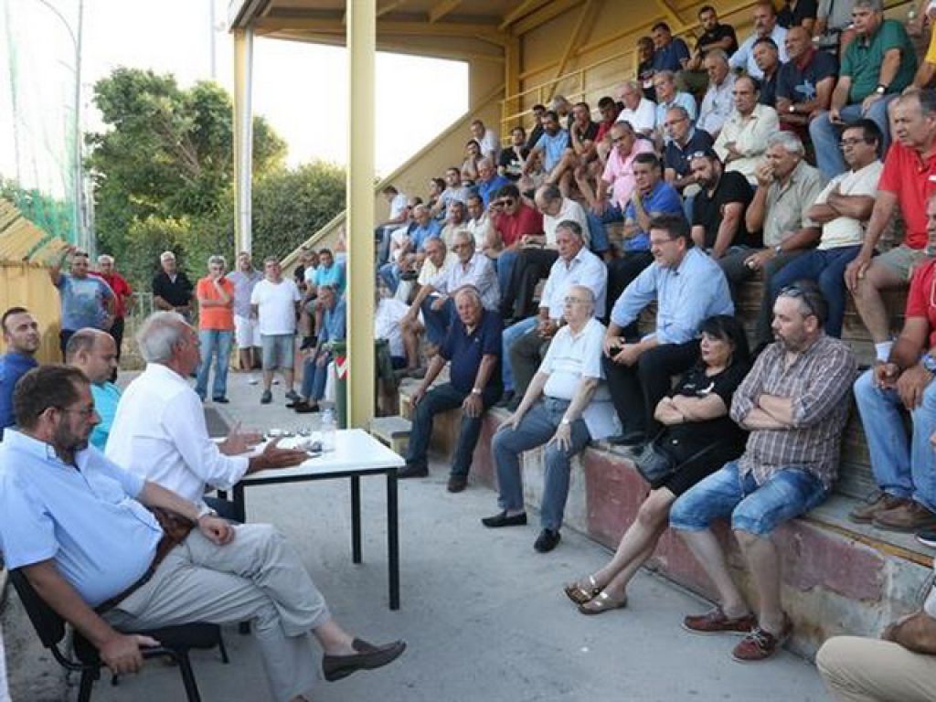 Τα βλέμματα στο «Μαρτινέγκο»
