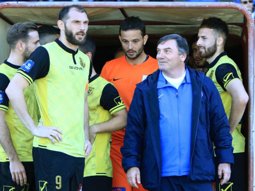 «Δεν υπάρχει ομάδα, υπάρχουν κομπάρσοι»
