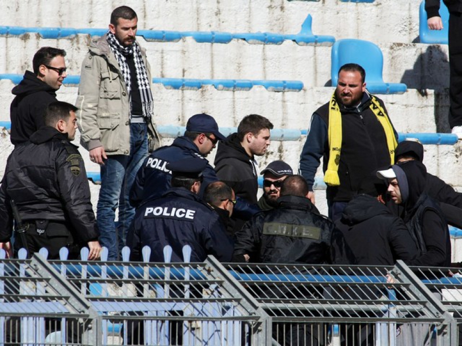 «Πέρασαν φωτοβολίδες και πέτρες»