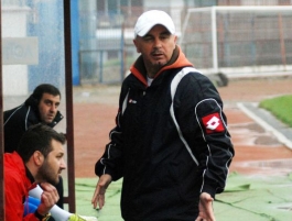 Μιλούν με δύο και με Τομπάζη