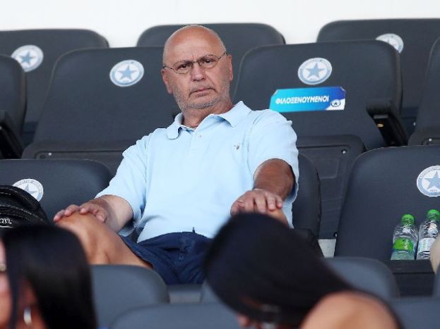 Βγήκε λευκός καπνός