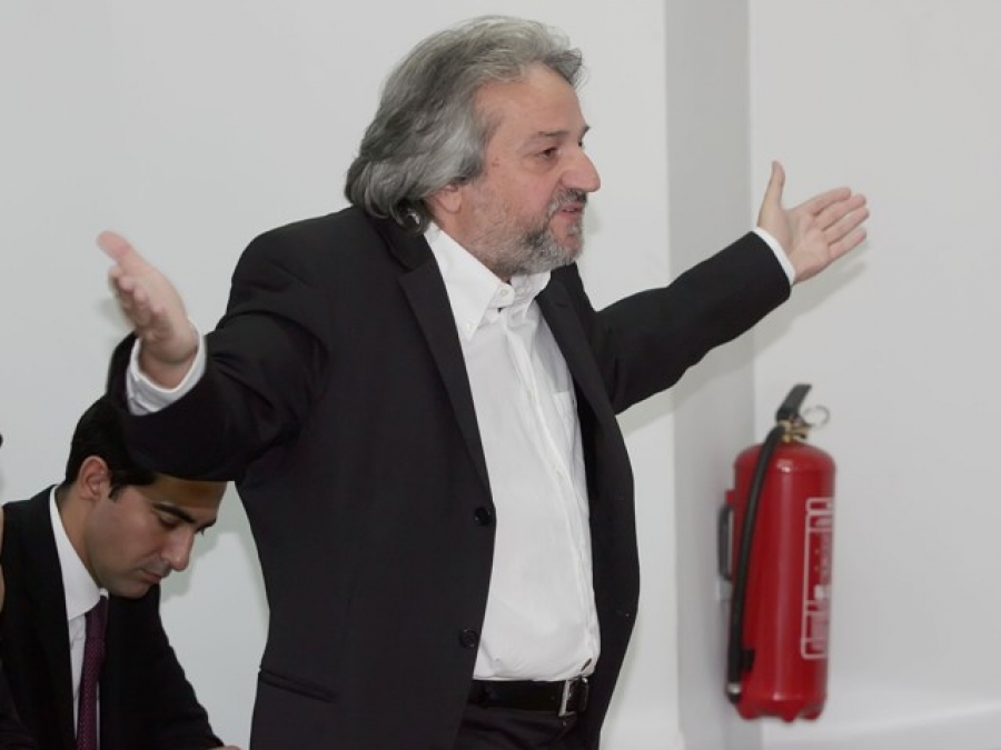 Οι απολογίες Κομπότη, Ριαβόγλου
