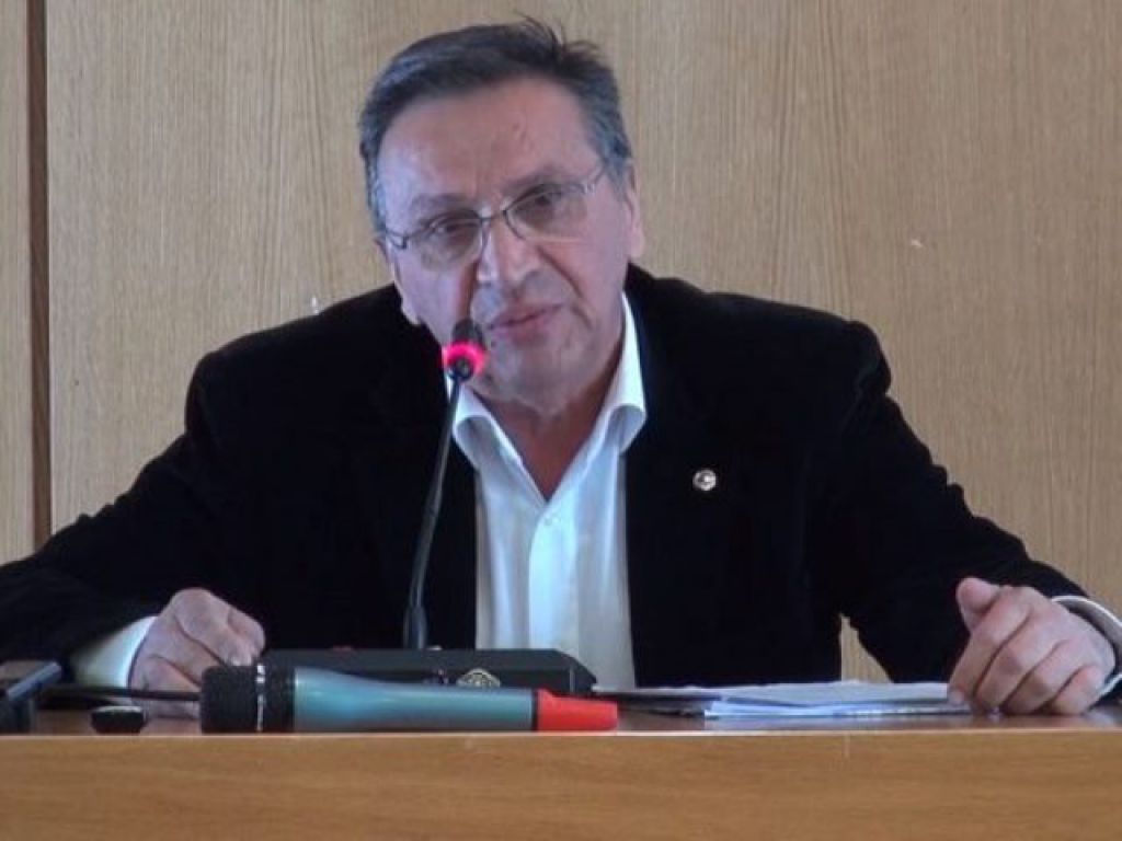 Αποποιείται κάθε ευθύνης