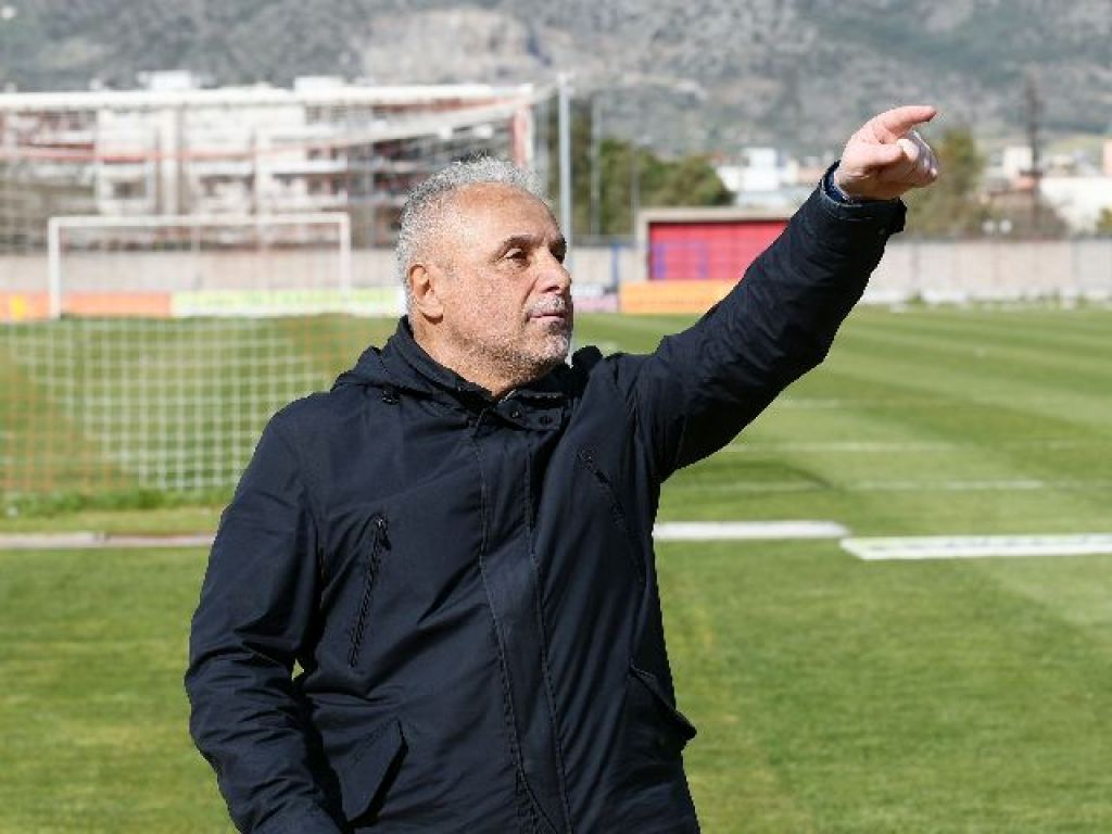 Βοσνιάδης: «Ας παίζουν μόνοι τους…»
