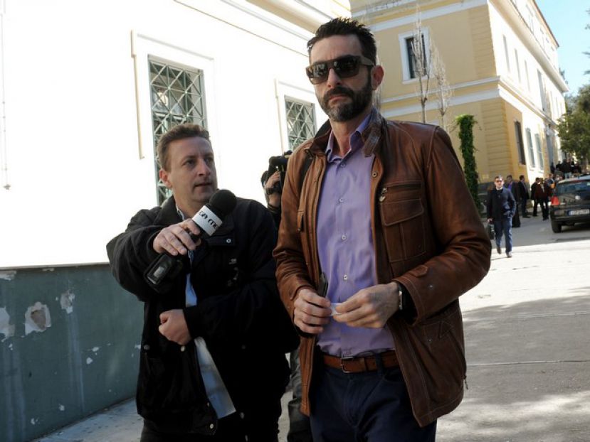 Δυσαρέσκεια για Δημητρόπουλο