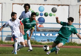 Εκτός Μπέκα, Μπαξεβάνος
