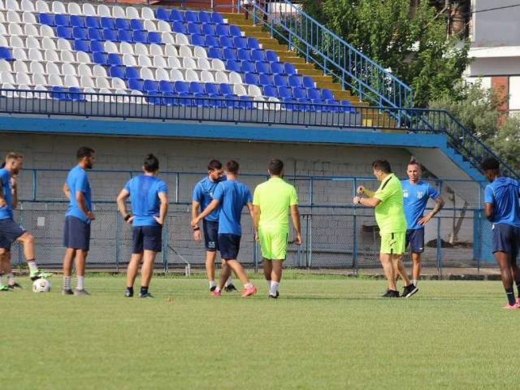 Φιλικά με Ηρακλή, Νίκη Βόλου