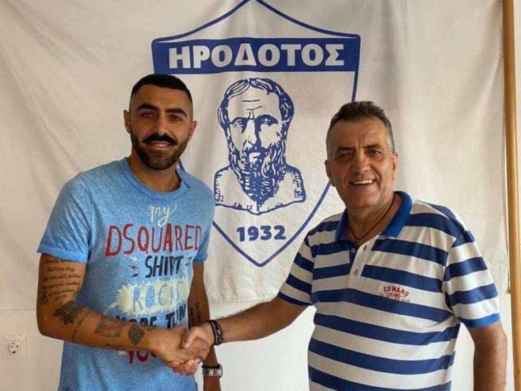 Δύο προσθήκες, τρεις ανανεώσεις