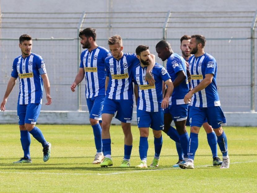 Νοκ άουτ ο Τσαμούρης