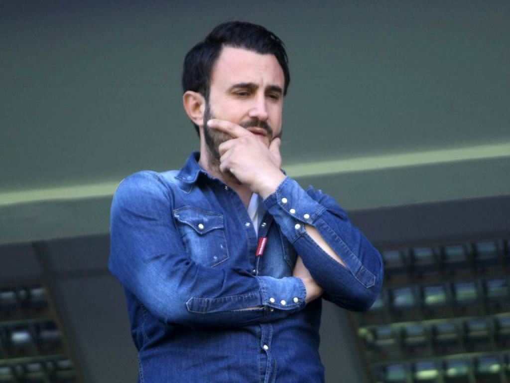 «Είναι ντροπή…»