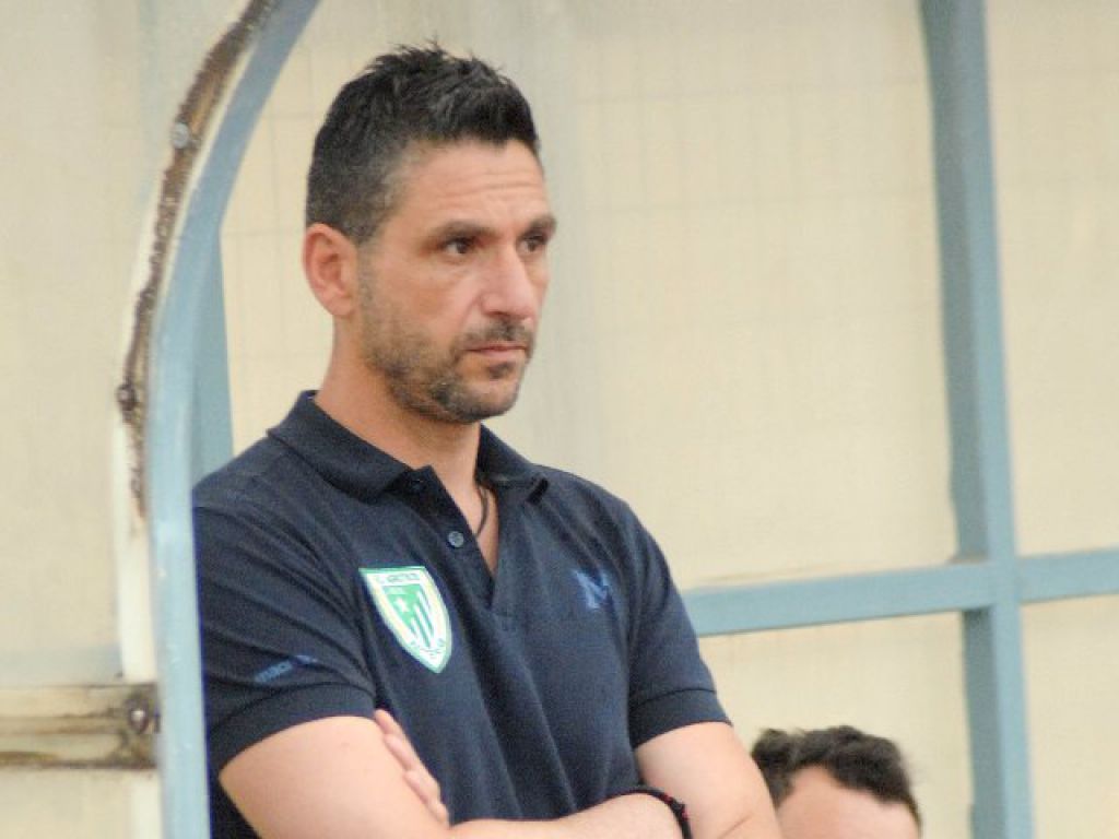 Ο Ερασιτέχνης για Καραμπετάκη