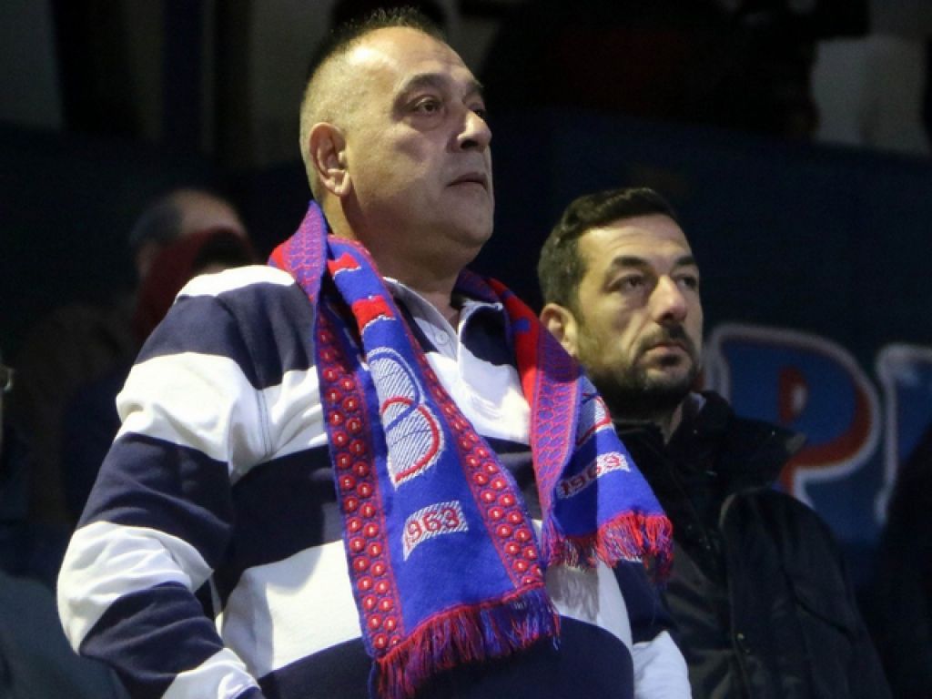 Γιαλιάς: «Ποιος μιλάει…»