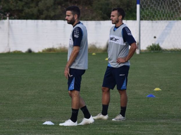 Αναμένει τον Τόλι