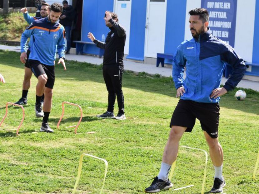 Μέσα οι Καρτσαμπάς, Γκίνο, Ρέντζας
