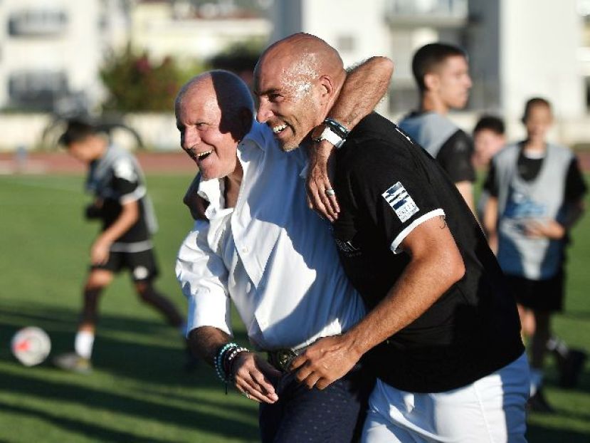 Λυτρωτής Μπαράλες!