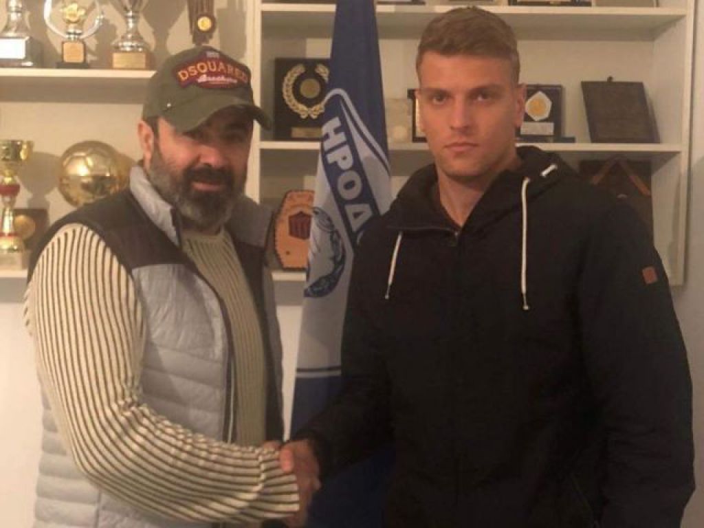 Ηρόδοτο με υπογραφές ο Παπαγγελής (pic)