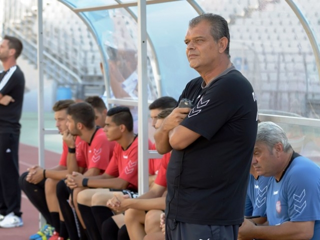 Ψάχνει για επιθετικό