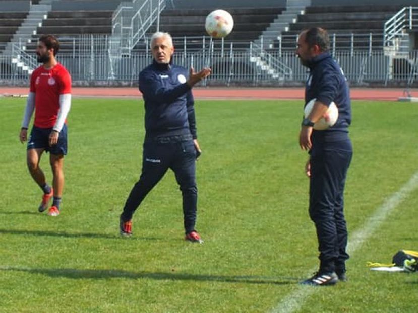 «Πολλά βήματα πίσω και ένα μπροστά»