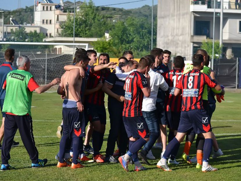 Σε εκκρεμότητα δύο