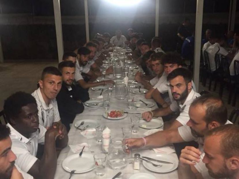 Δείπνο και ευχαριστήριο