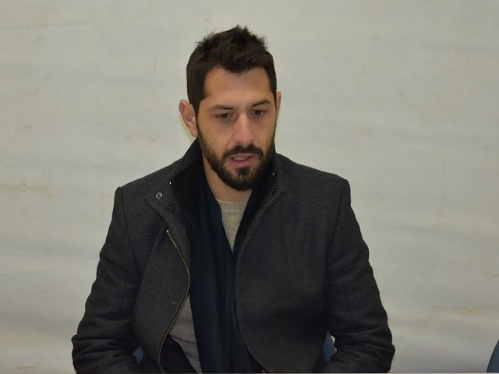 «Πρώτα η παραμονή»