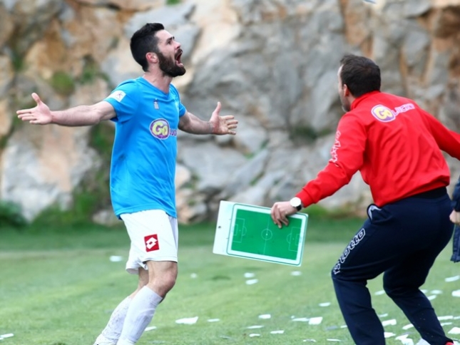 Μπήκαν οι δύο