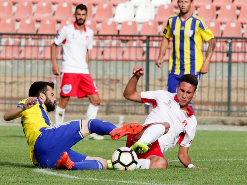 Νυστέρι για Αντωνιάδη