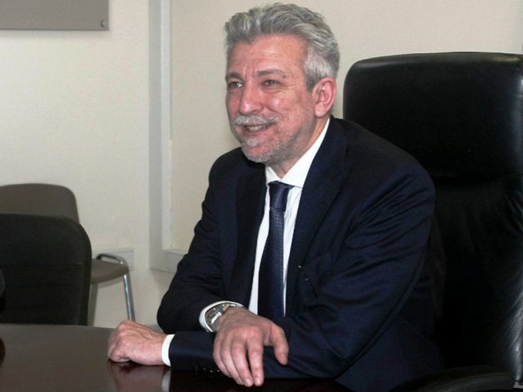Νωρίτερα στον Υπουργό