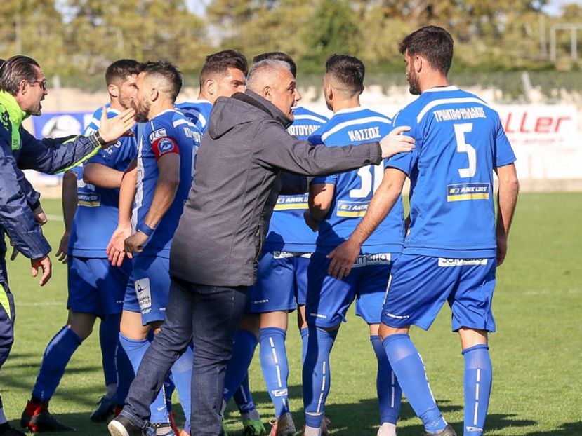 «Τρεις ομάδες για μια θέση»