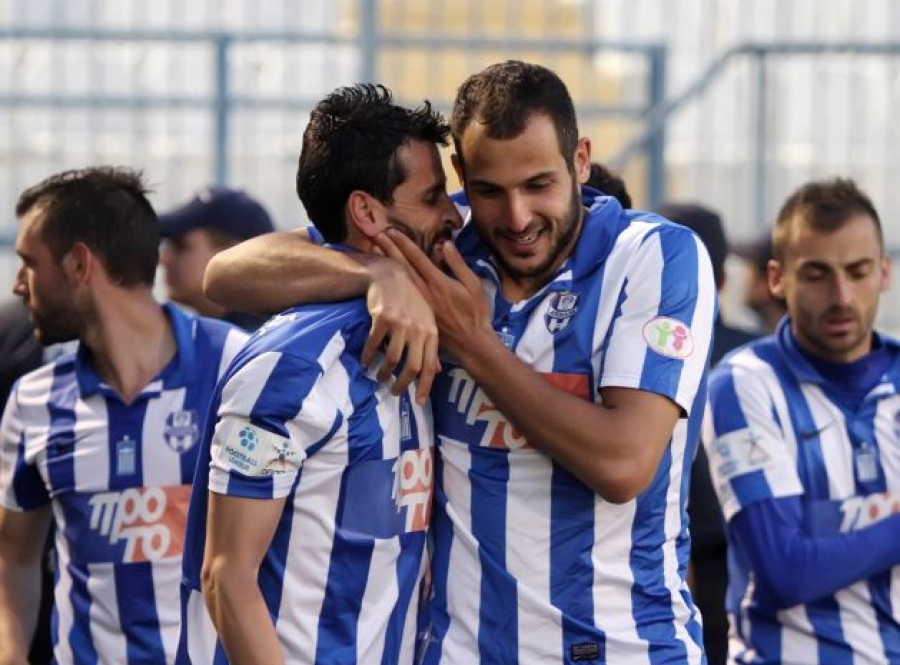 Στο Ελ Πάσο χωρίς Φαρινόλα, Καμαρά