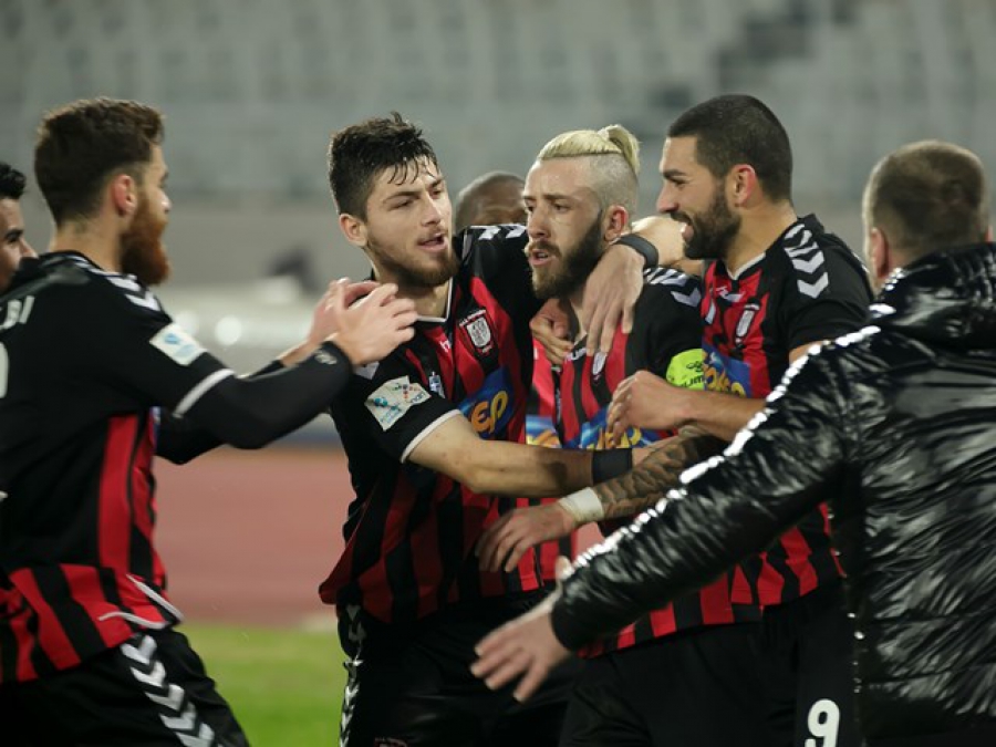 Ξεφεύγει η Παναχαϊκή
