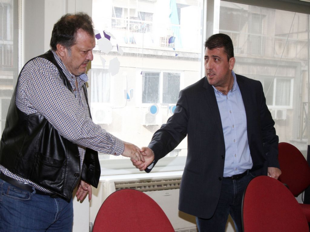 «Να ανεβάσω ομάδες με το ζόρι;»