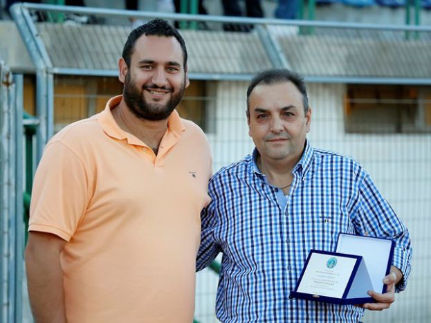Πλακέτα στον Παπαδάκη