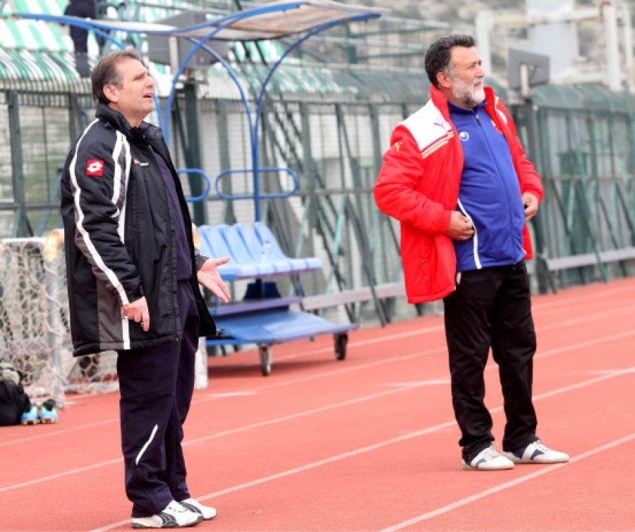 Μπάτε σκύλοι αλέστε…