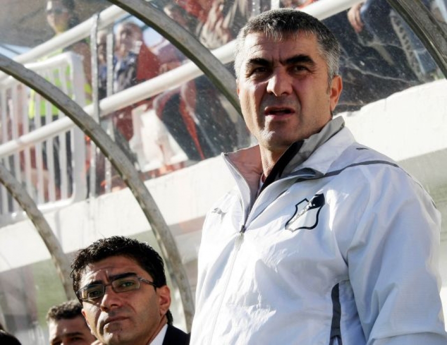 Κάνει φάσεις, όχι γκολ