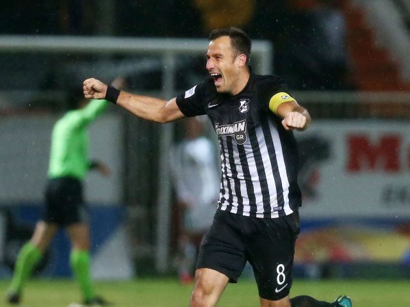 Επαφές με Όστοϊτς