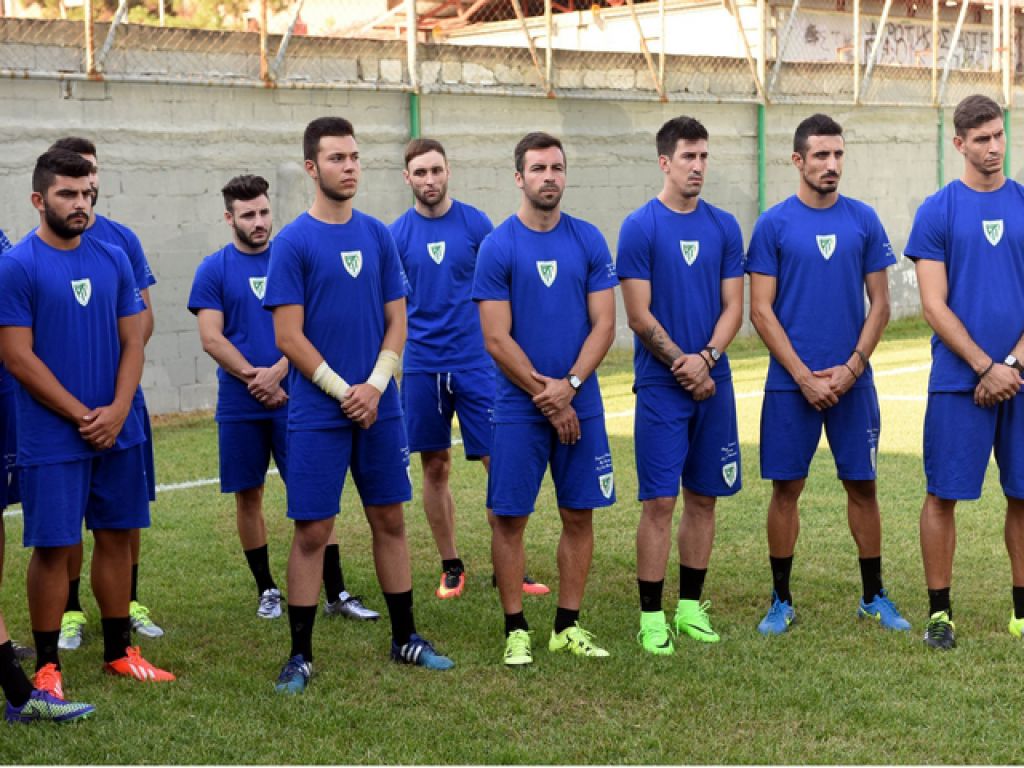 Παίζει με Απόλλωνα Παραλιμνίου