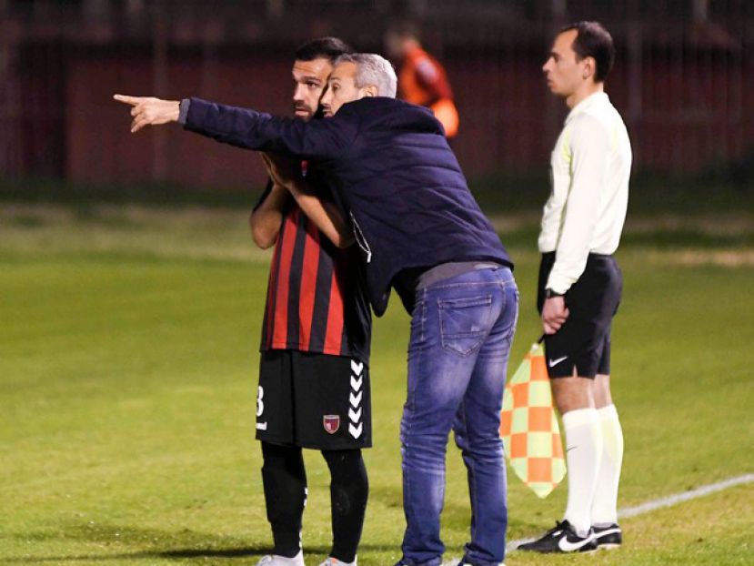 «Πυροβολήστε τον προπονητή»