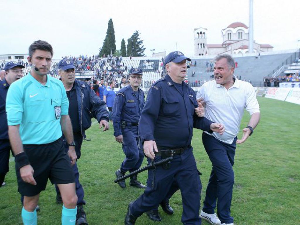 Σε τρία μέτωπα