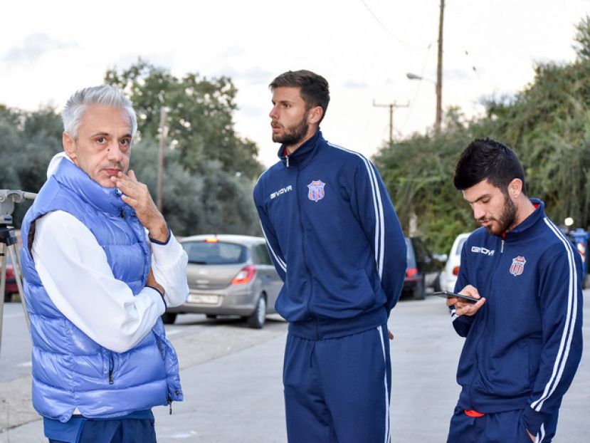 «Πολλά ψέματα»