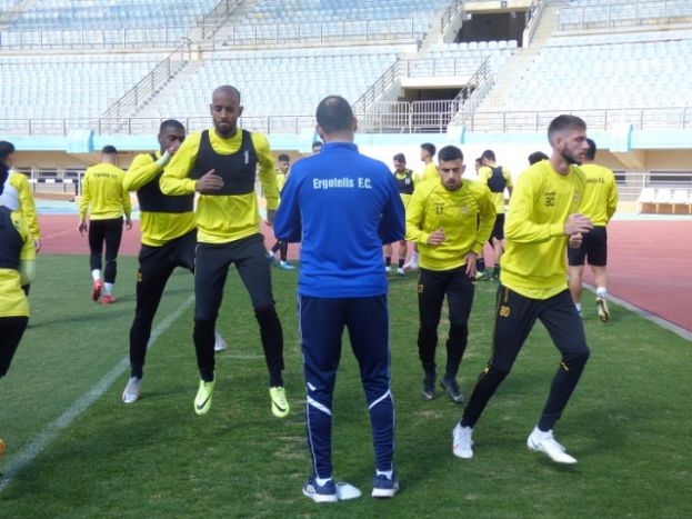 Απέκλεισε τρεις