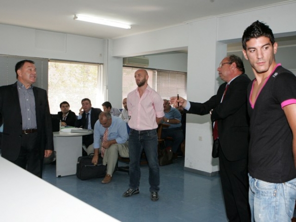 Αθώοι οι πρώτοι