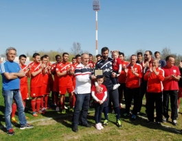 Θέλει Έλληνες ο Τύρναβος