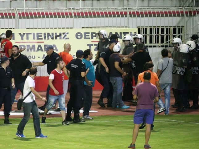 «Έφερε χούλιγκαν ο Πλεξίδας»