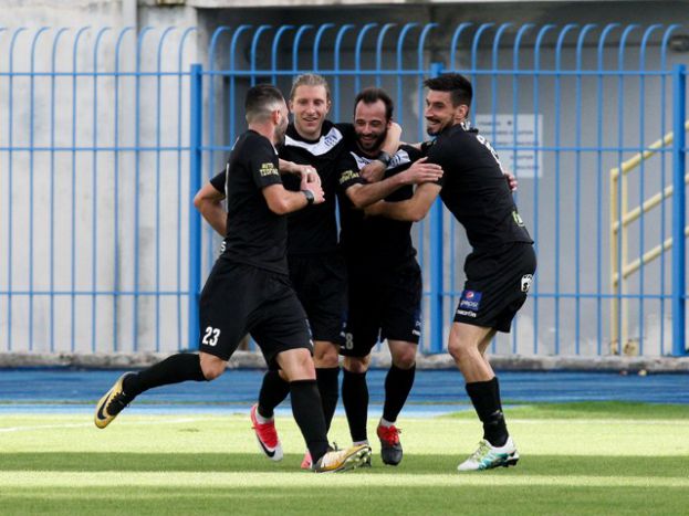Και έμπειρους και ταλαντούχους