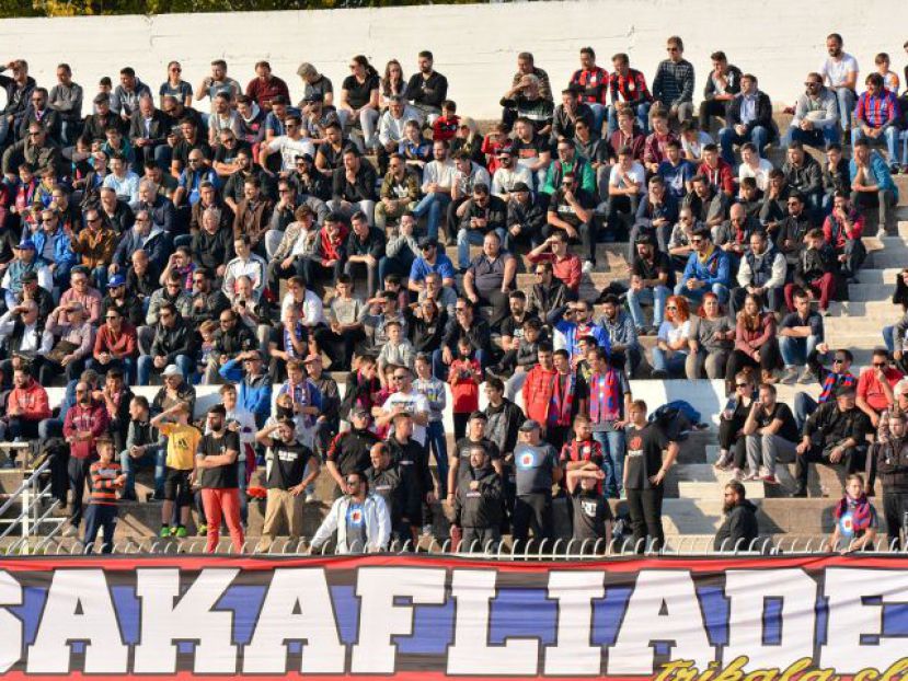 Αντί σέντρας… ΑΕΚ