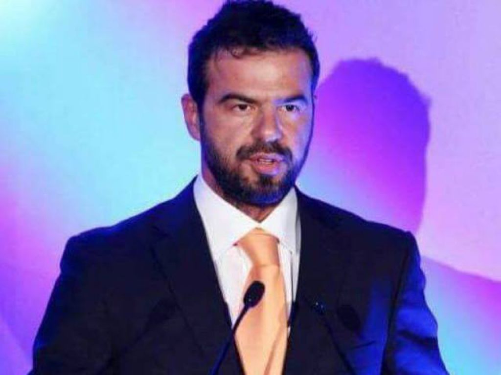 Προβληματισμένος ο Μπέκιος