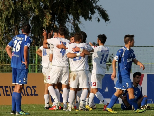 Τρεις απουσίες, μία επιστροφή