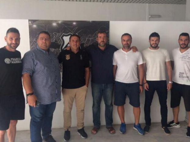«Τον πιστεύουμε σαν προπονητή»